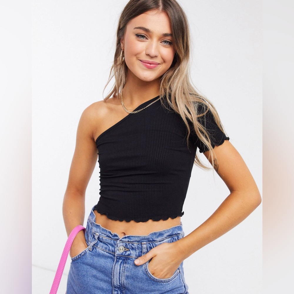 one shoulder crop top